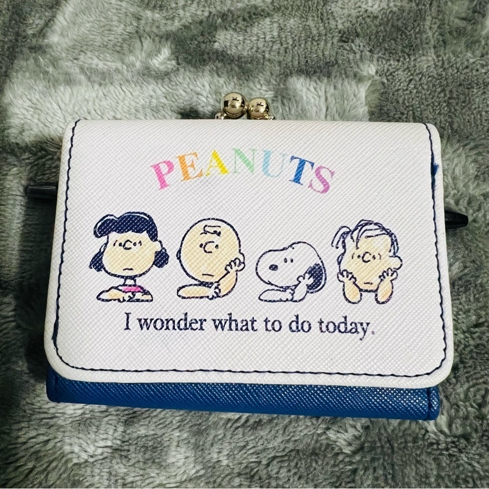 Peanuts Trifold Rare Mini Blue/White Leather Kiss lock Wallet - Picture 6 of 12